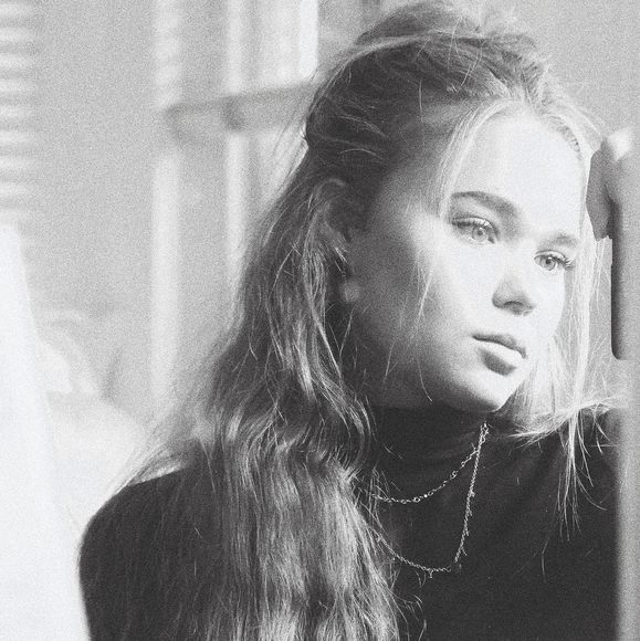 Meet your Posher, Anika - Picture 1 of 1